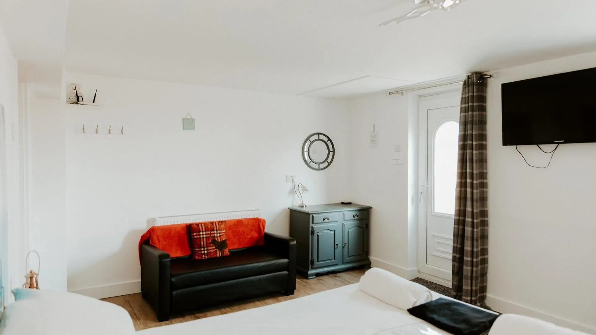 Upside Down House: Quirky Retreat Near Sherwood Forest Nottingham