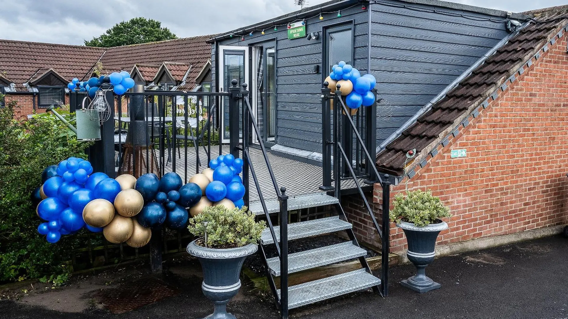 Upside Down House: Quirky Retreat Near Sherwood Forest Nottingham United Kingdom