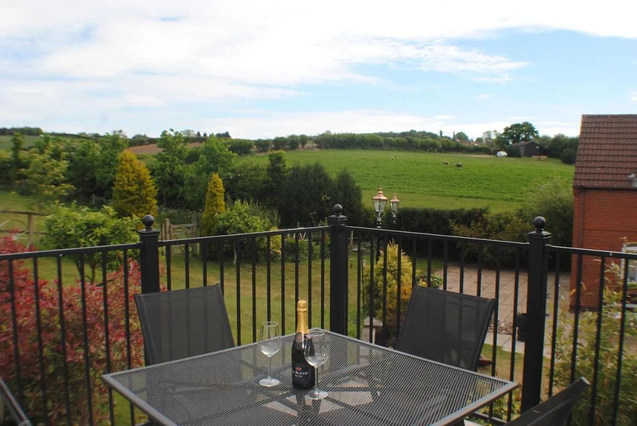 Upside Down House - Sleeps Up To 6 Guests - Great For Family And Friends Gatherings,Corporate Events ,Near Sherwood Forest At Fairview Farm In Nottingham Set In 88 Acres contacts
